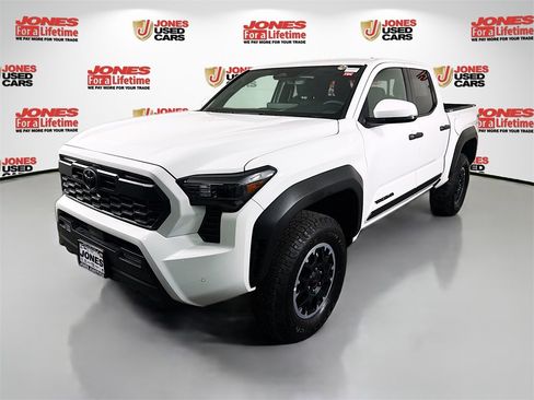Certified 2024 Toyota Tacoma TRD Off-Road w/ TRD Off Road Upgrade Package image 13