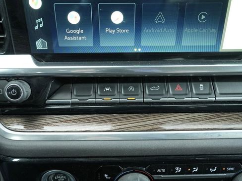 Used 2022 Chevrolet Silverado 1500 LT AWD/4WD image 33