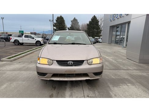 Used 2001 Toyota Corolla CE image 2