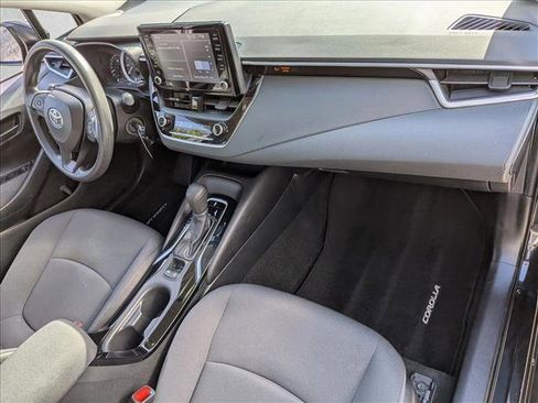 Used 2022 Toyota Corolla LE image 21