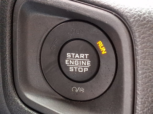Used 2025 Jeep Gladiator Sport AWD/4WD image 23
