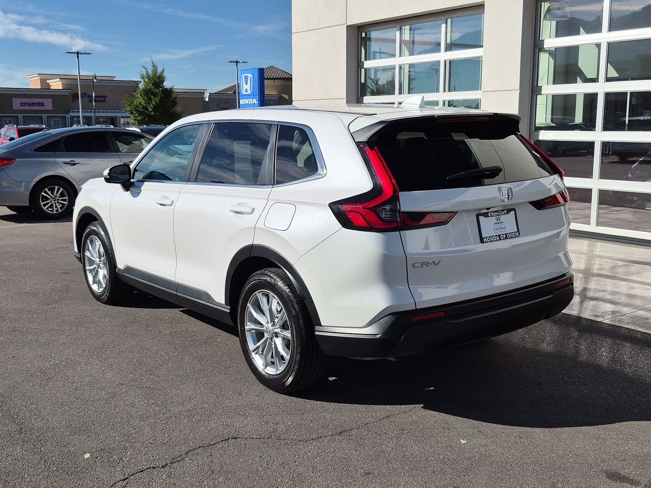 Used 2025 Honda CR-V EX-L image 8