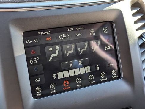 Used 2019 Jeep Cherokee Latitude Plus w/ Comfort/Convenience Group image 19