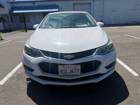 Used 2017 Chevrolet Cruze LS FWD image 8