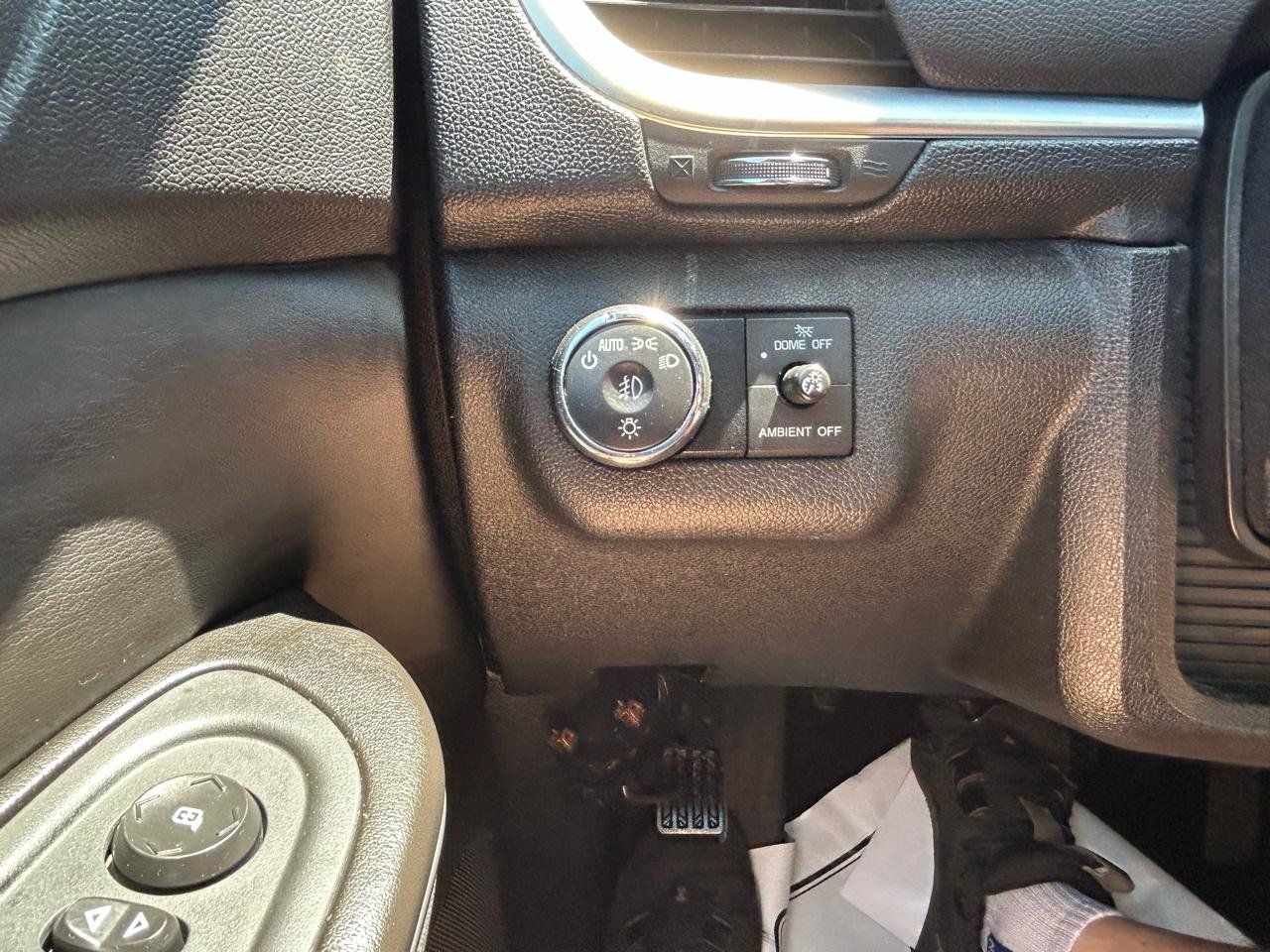 Used 2017 Chevrolet Traverse LT w/ Style and Technology Package FWD image 27