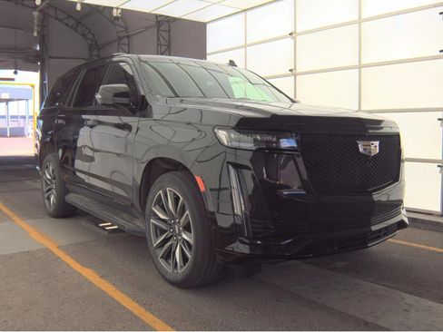 Used 2023 Cadillac Escalade Sport image 3