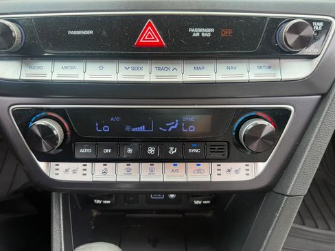 Used 2018 Hyundai Sonata Limited w/ Ultimate Package 07 FWD image 18