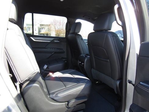 Used 2025 GMC Acadia Elevation w/ Elevation Premium Package image 27