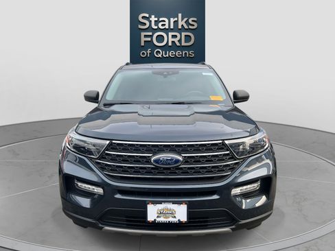 Used 2022 Ford Explorer XLT w/ Equipment Group 202A image 2