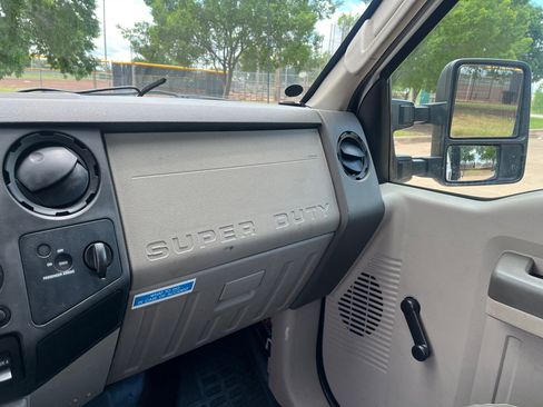 Used 2009 Ford F550 2WD Regular Cab Super Duty image 23