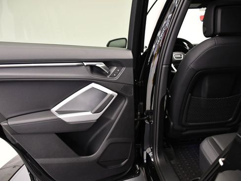 Used 2025 Audi Q3 2.0T Premium w/ Convenience Package image 39