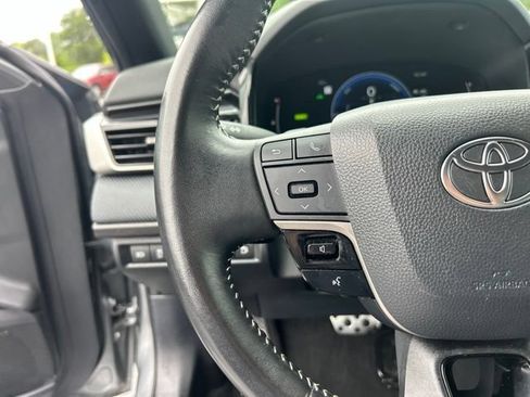 Used 2025 Toyota Camry SE FWD image 21