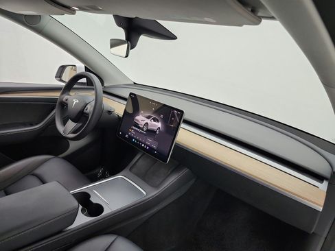 Used 2022 Tesla Model Y Long Range AWD/4WD image 17