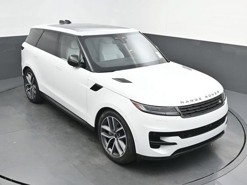 New 2027 Land Rover Range Rover Sport SE AWD/4WD image 36