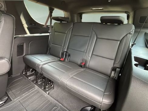 Used 2023 Chevrolet Suburban Z71 w/ Luxury Package AWD/4WD image 33