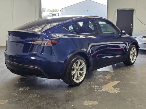 Used 2022 Tesla Model Y Long Range AWD/4WD image 4