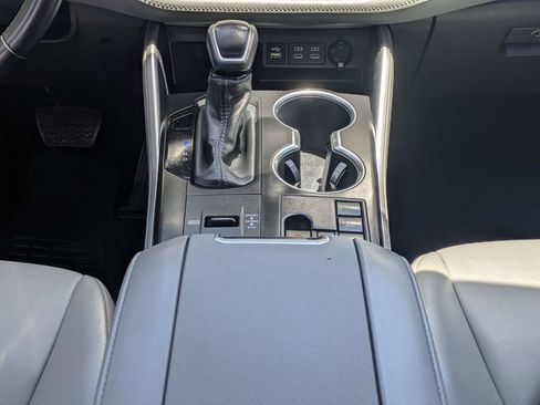 Used 2023 Toyota Highlander XLE FWD image 20