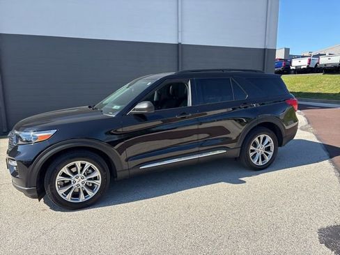 Certified 2024 Ford Explorer XLT w/ Equipment Group 202A AWD/4WD image 4
