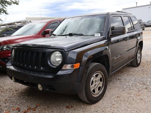 Used 2014 Jeep Patriot Sport AWD/4WD image 4