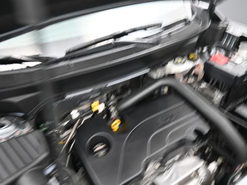 Used 2025 Chevrolet Equinox LT FWD image 27