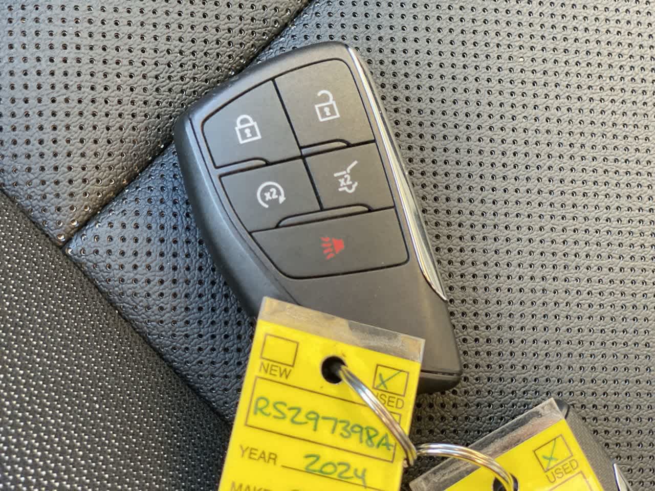 Used 2024 Chevrolet Equinox EV LT w/ LPO, Blackout Package AWD/4WD image 26