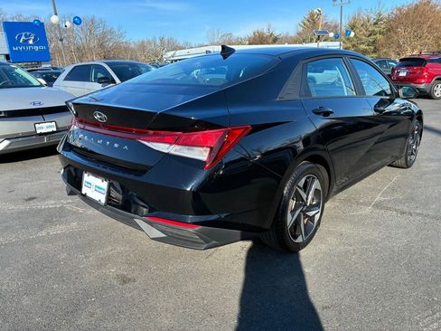 Used 2023 Hyundai Elantra SEL w/ Convenience Package image 7