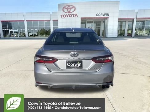 Used 2023 Toyota Camry SE image 4