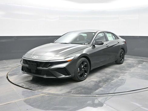 New 2026 Hyundai Elantra SEL Sport Premium image 1