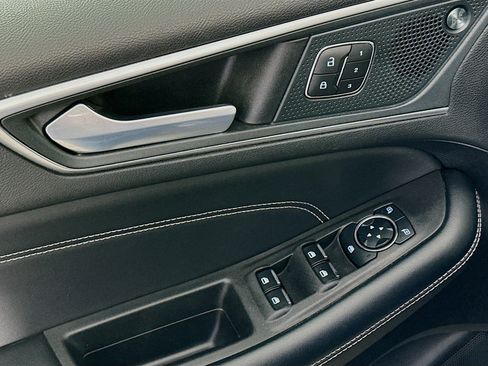 Used 2024 Ford Edge Titanium image 15