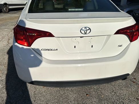 Used 2019 Toyota Corolla SE image 38