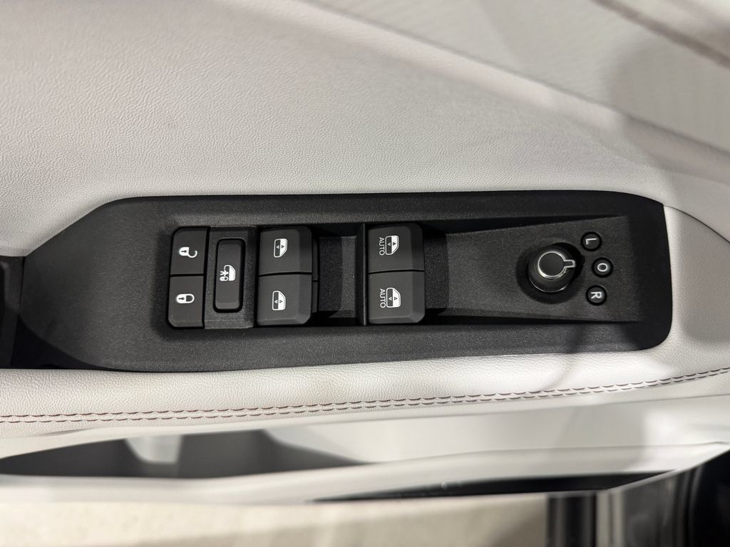 New 2026 Jeep Cherokee Overland w/ Advanced Pro Tech Group AWD/4WD image 17