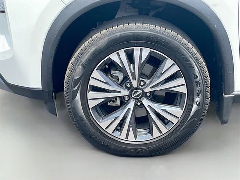 Used 2023 Nissan Rogue SV image 30