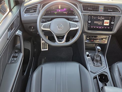 Used 2023 Volkswagen Tiguan SE R-Line image 12