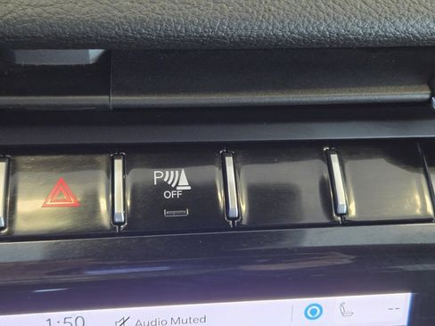 Used 2024 Jeep Grand Cherokee Limited w/ Luxury Tech Group II image 42