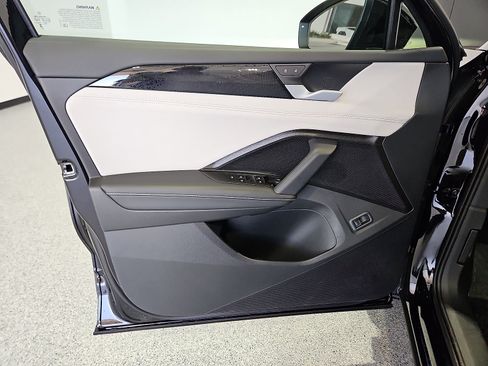 New 2026 Volkswagen Tiguan SE FWD image 16