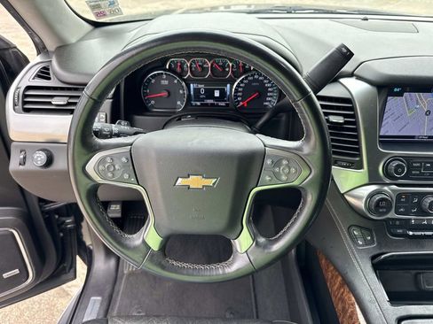 Used 2019 Chevrolet Suburban Premier RWD image 39