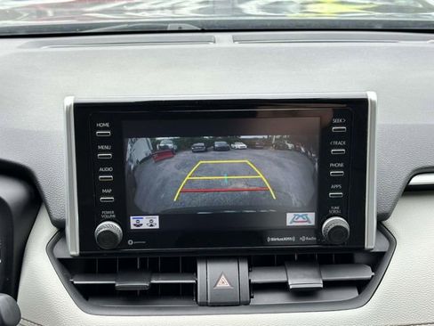 Used 2019 Toyota RAV4 XLE image 18