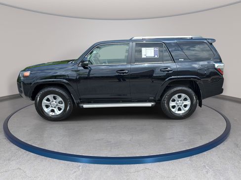 Used 2021 Toyota 4Runner SR5 Premium w/ Moonroof Package AWD/4WD image 8