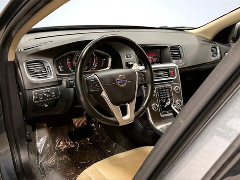 Used 2016 Volvo S60 T5 Premier image 14