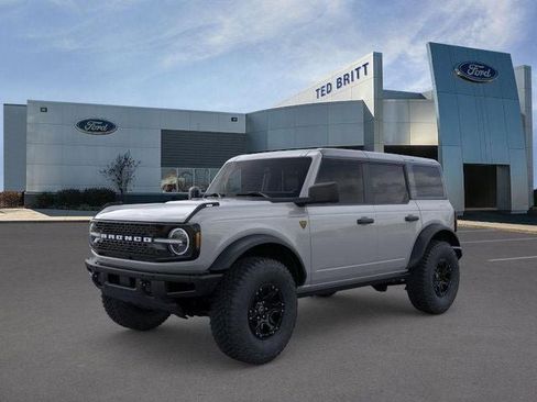 New 2026 Ford Bronco Badlands image 2