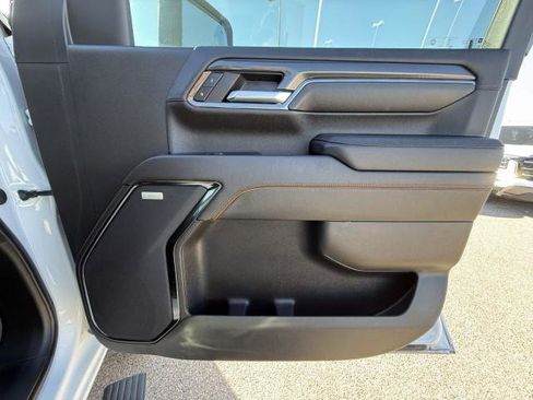 Used 2024 GMC Sierra 2500 AT4 w/ AT4 Preferred Package image 33