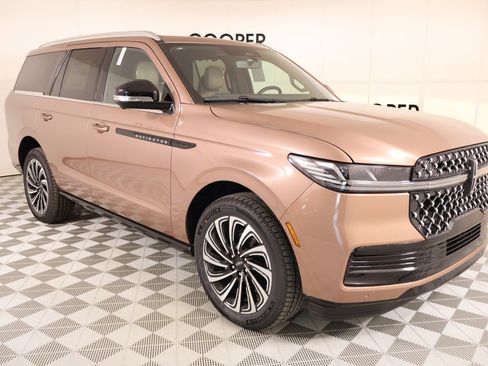 New 2026 Lincoln Navigator Black Label AWD/4WD image 1