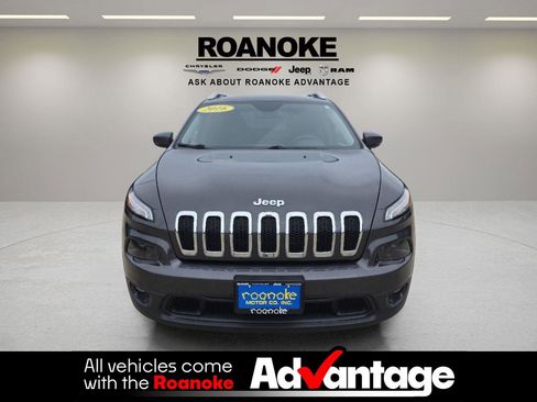 Used 2016 Jeep Cherokee Latitude w/ Safety/Convenience Group image 12