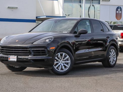 Used 2021 Porsche Cayenne w/ Driver Memory Package image 1