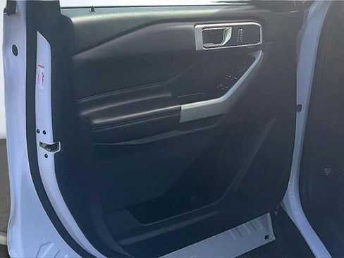 Certified 2021 Ford Explorer XLT w/ Equipment Group 202A image 22