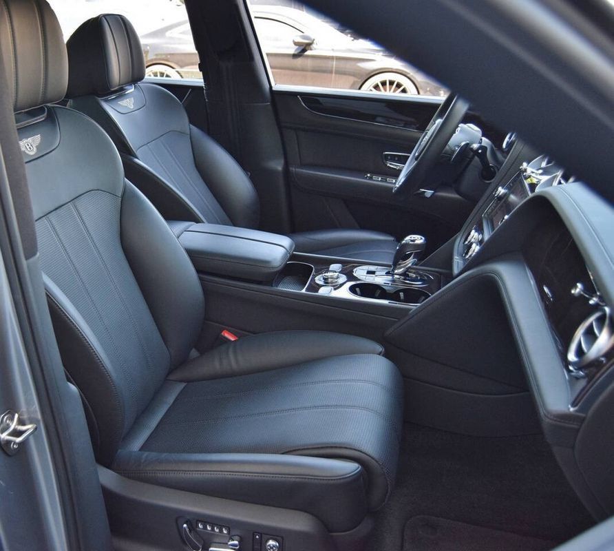 Used 2019 Bentley Bentayga AWD/4WD image 23