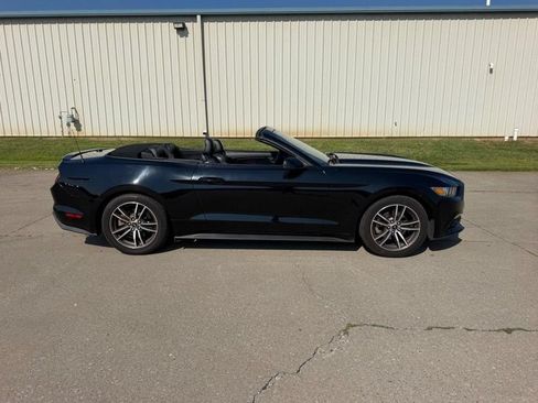 Used 2017 Ford Mustang Premium RWD image 8
