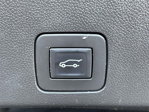 Used 2022 Buick Encore GX Select image 9