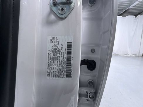 Used 2024 Honda Pilot Touring image 17