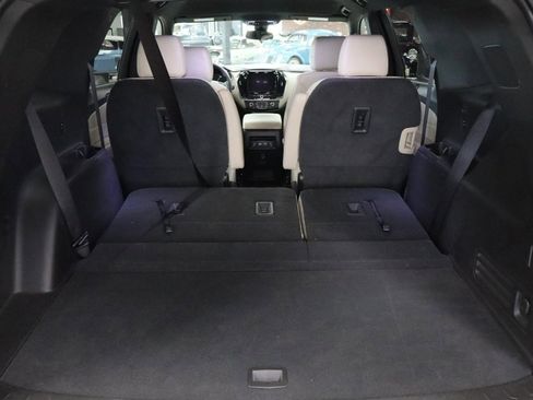 Used 2023 Chevrolet Traverse LT image 20